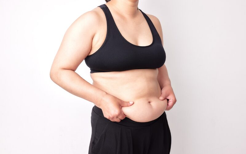 ぽっこりお腹が気になる女性